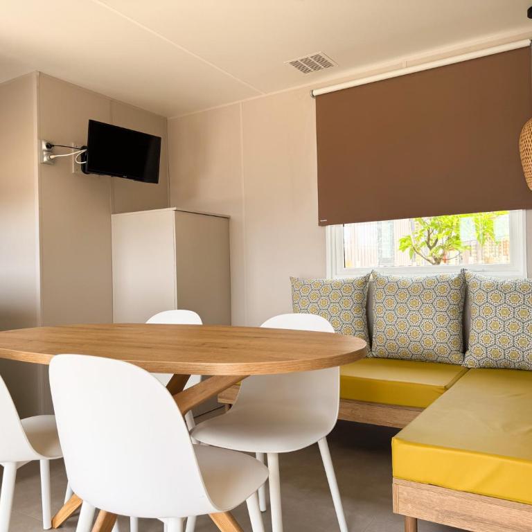 Camping La Clape Village - Cottage - Vue sur Jardin - 6