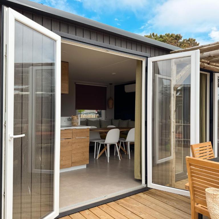 Camping La Clape Village - Cottage - Vue sur Jardin - 16