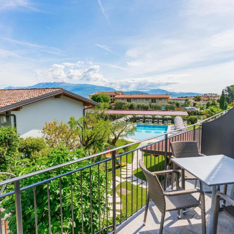 Residence Molino - Holiday Apartments - Suite con Vista Piscina - 1