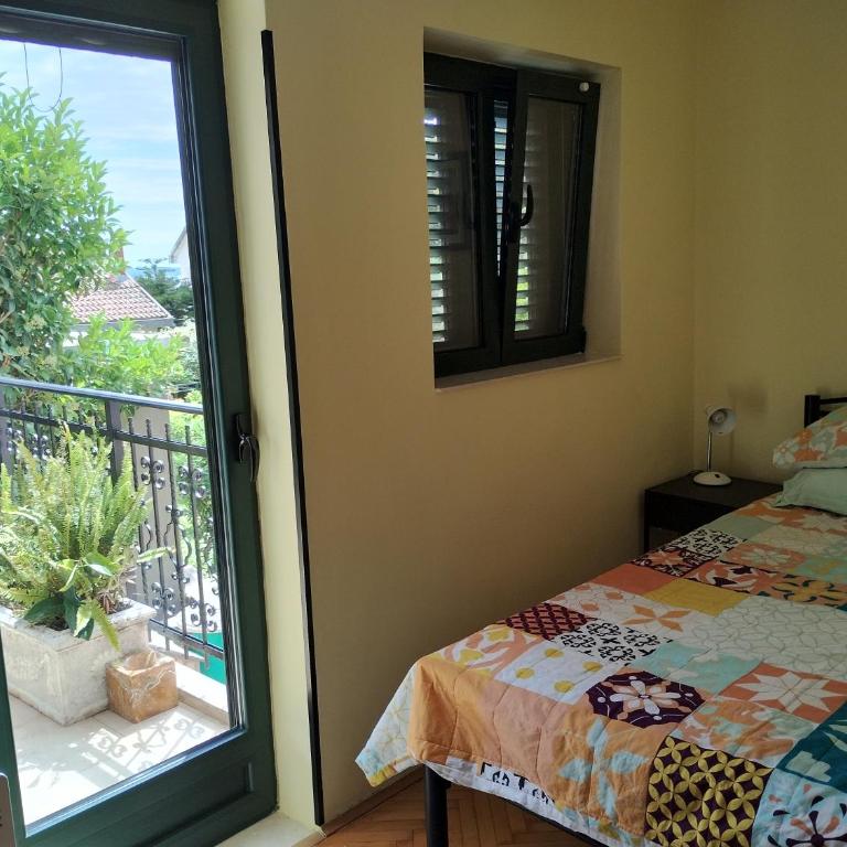 Monteview Duplex - Three-Bedroom House - 15