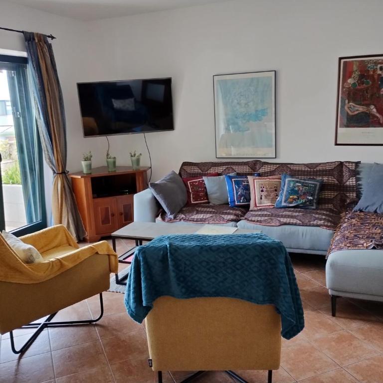 Monteview Duplex - Three-Bedroom House - 4