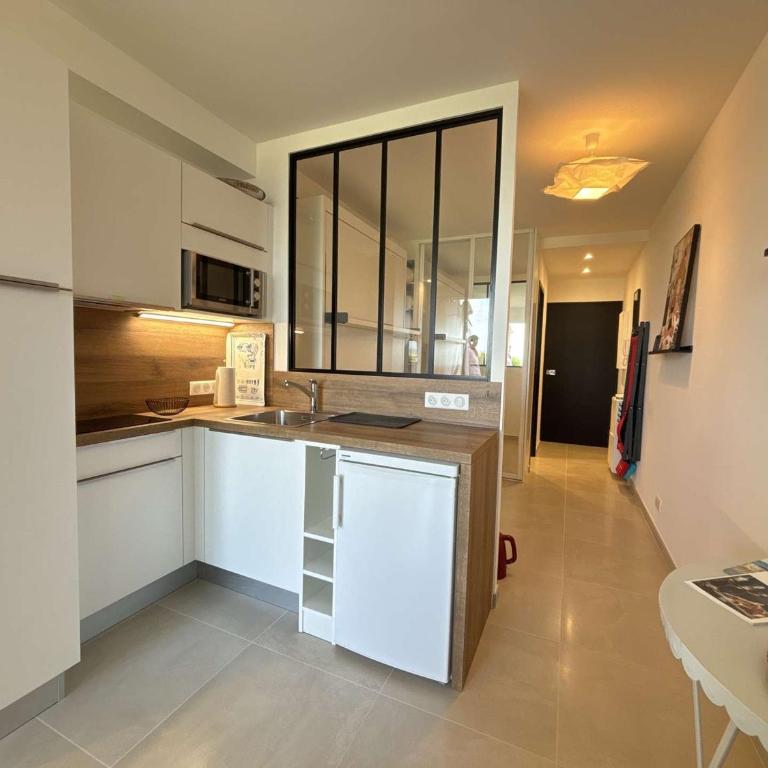 Studio en bord de mer à Royan, parking, TV, tout équipé - FR-1-494-67 - Studio - 1
