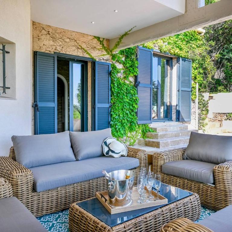 Villa moderne 6 CH pour 12 avec piscine privée, clim et parking aux Issambres - FR-1-768-24 - Villa - 3