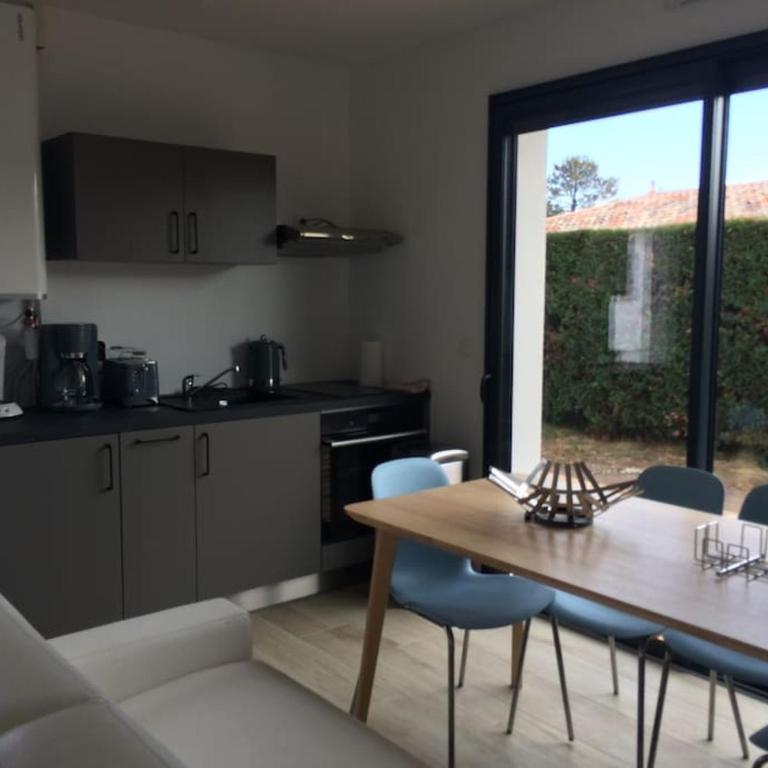 Joli studio de 25m2 avec terrasse, idéal pour un couple - Appartement 1 Chambre avec Terrasse - 3