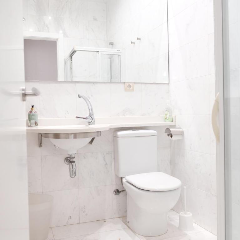 Exclusive Beachfront Haven in Costa Brava - Apartamento de 3 dormitorios - 22