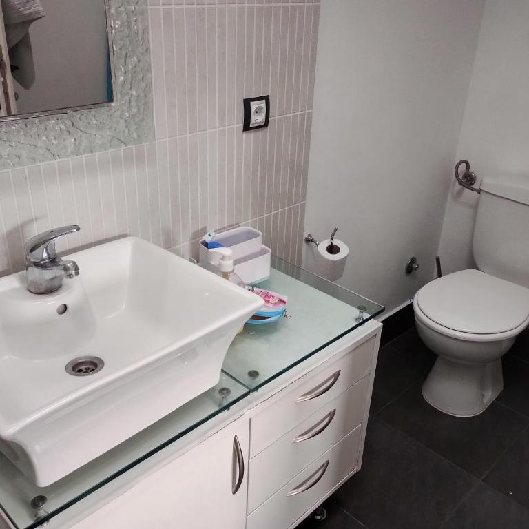 Monteview Loft Apartment - Studio Apartment with Sea View - 14