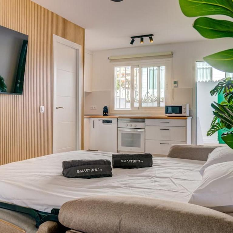 Boutique Of The Sea - Two-Bedroom Apartment - 12