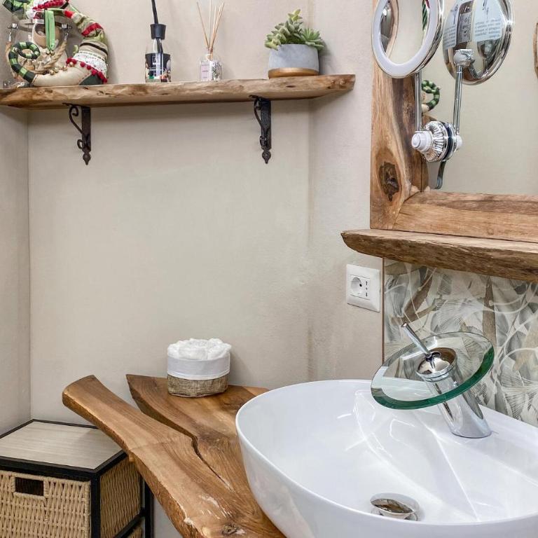 Accogliente Casa A Capannori Con Cucina - Casa Vacanze con 4 Camere da Letto - 32