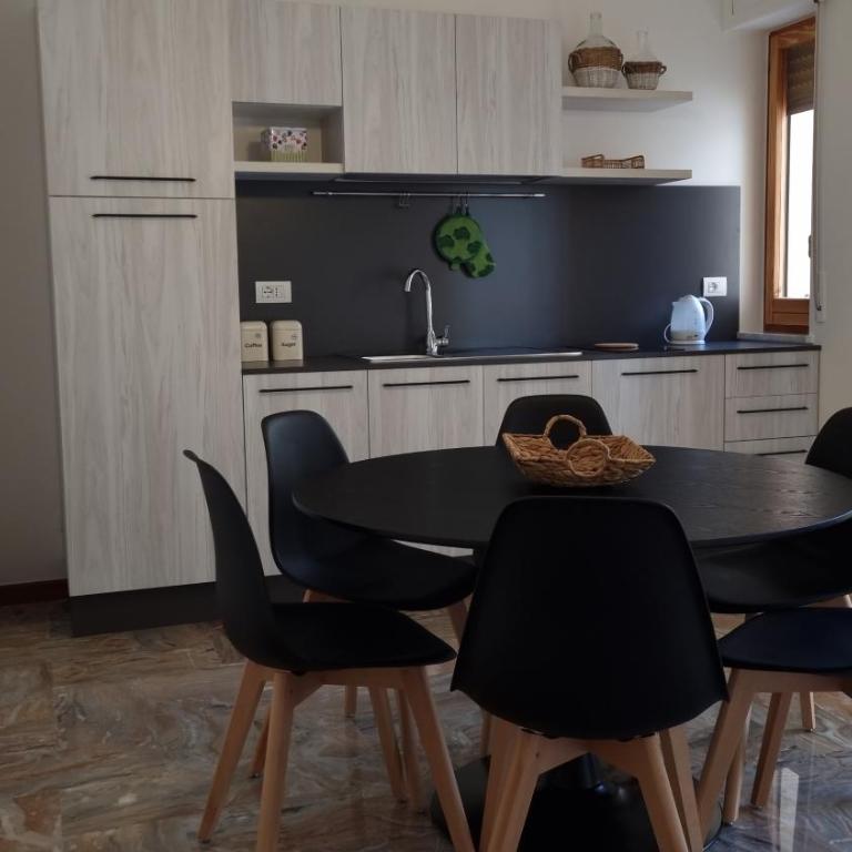 GUEST HOUSE DA GINO - Appartamento con 3 Camere da Letto - 4