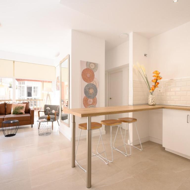 First line, 1min to sea, city center by 10ToSea - Two-Bedroom Apartment - 3