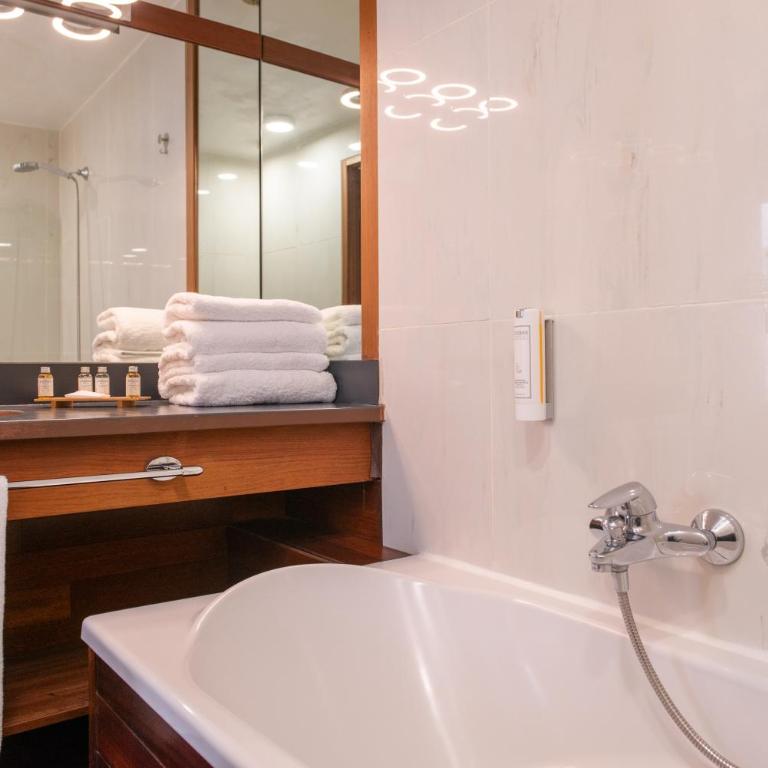 Hotel George Sand Opéra Paris - Superior Double Room - 4