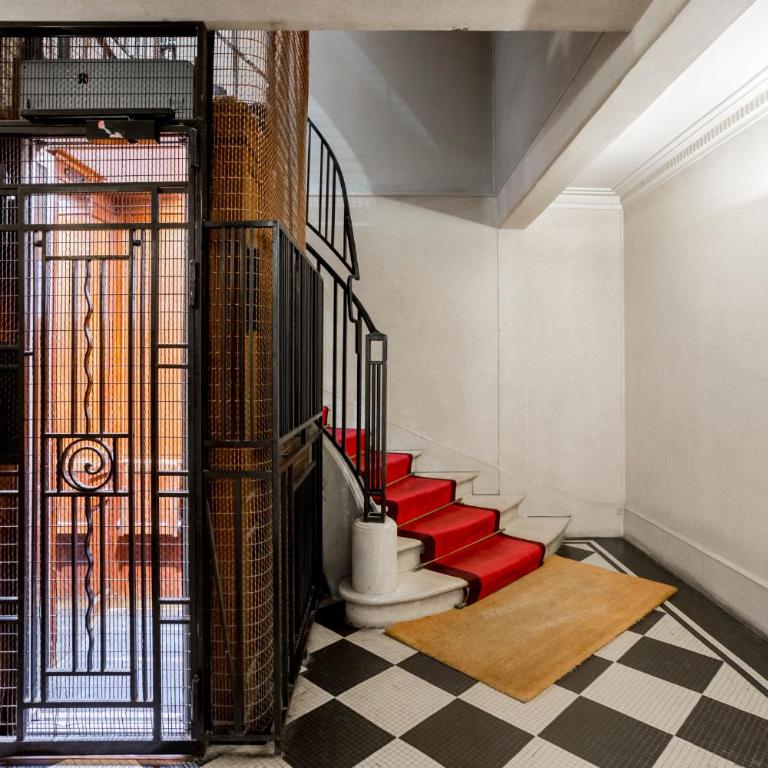 Champs-Élysées Lincoln - 2BDR - Apartment - 22