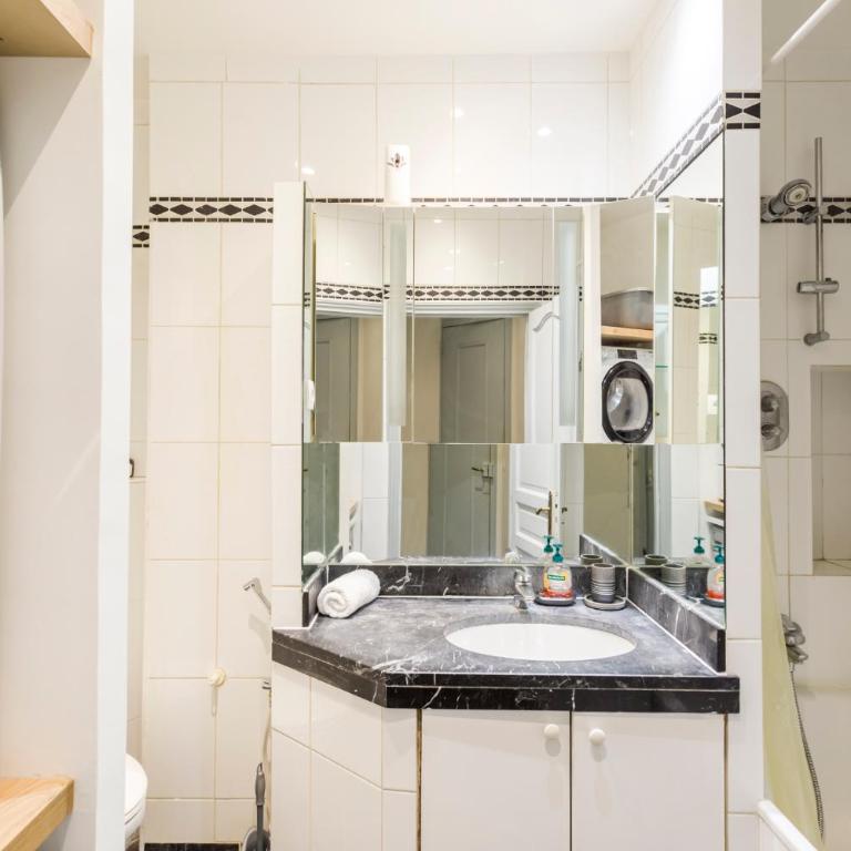 Champs-Élysées Lincoln - 2BDR - Apartment - 19