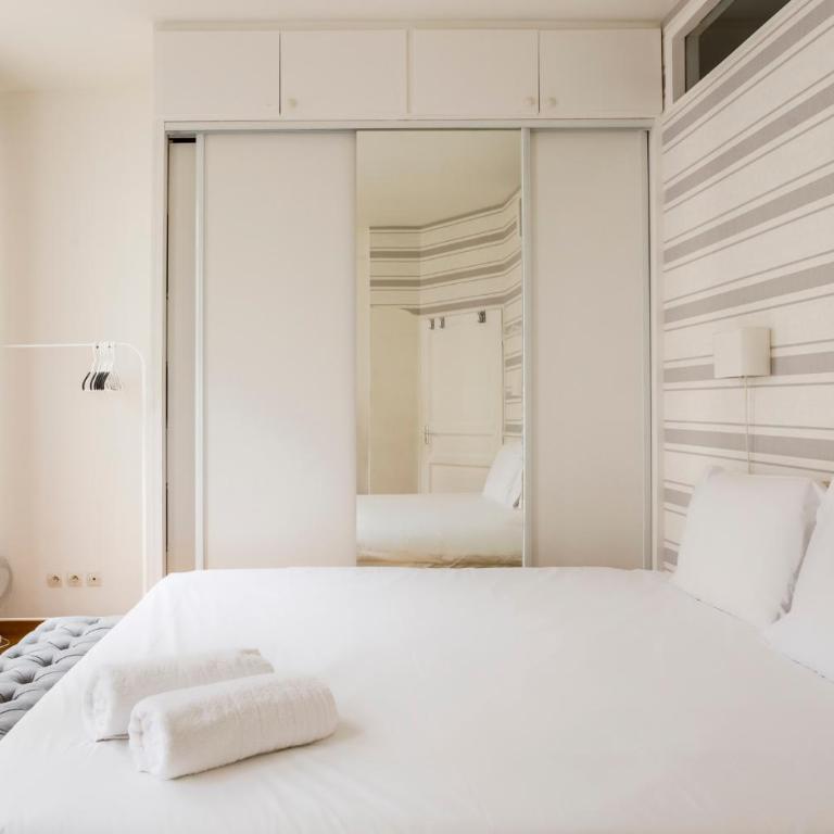 Champs-Élysées Lincoln - 2BDR - Apartment - 15