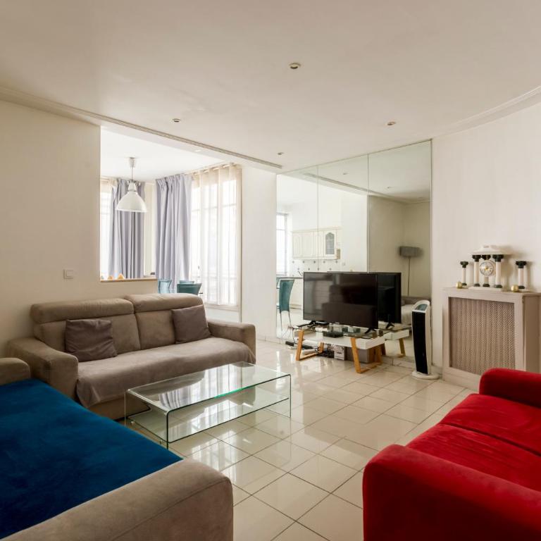 Champs-Élysées Lincoln - 2BDR - Apartment - 4