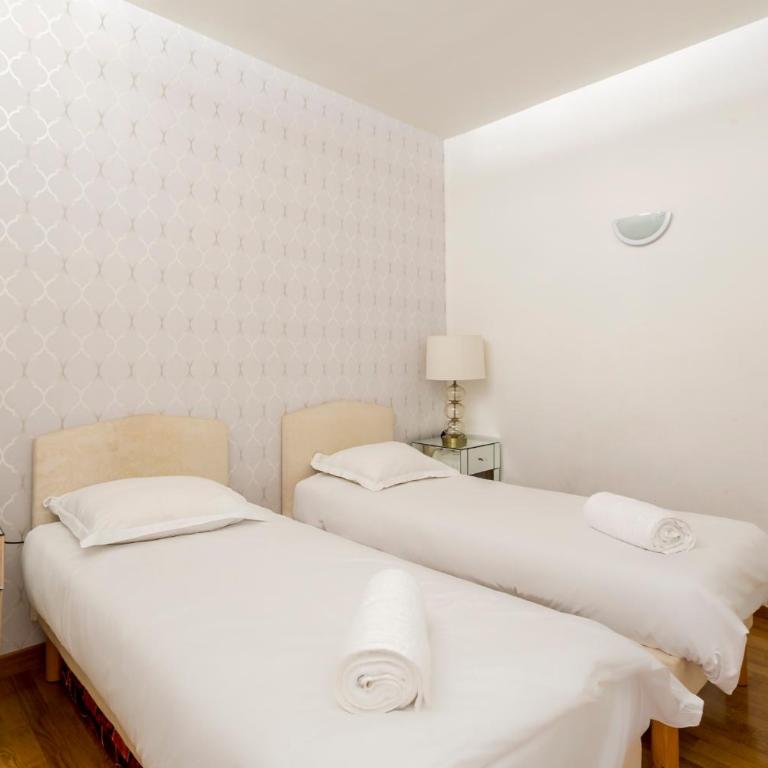 Champs-Élysées Lincoln - 2BDR - Apartment - 16