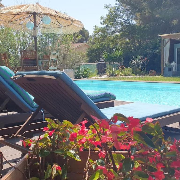 LE CABANON Piscine Jacuzzi Sauna Paillote - Appartement 1 Chambre - 9