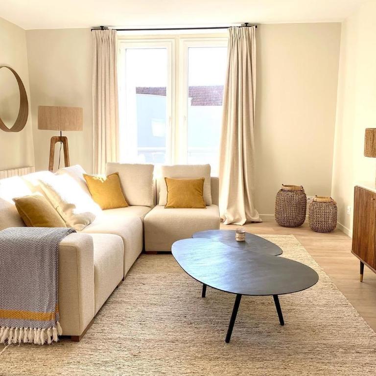 Chez Alexine - Two-Bedroom Apartment - 8