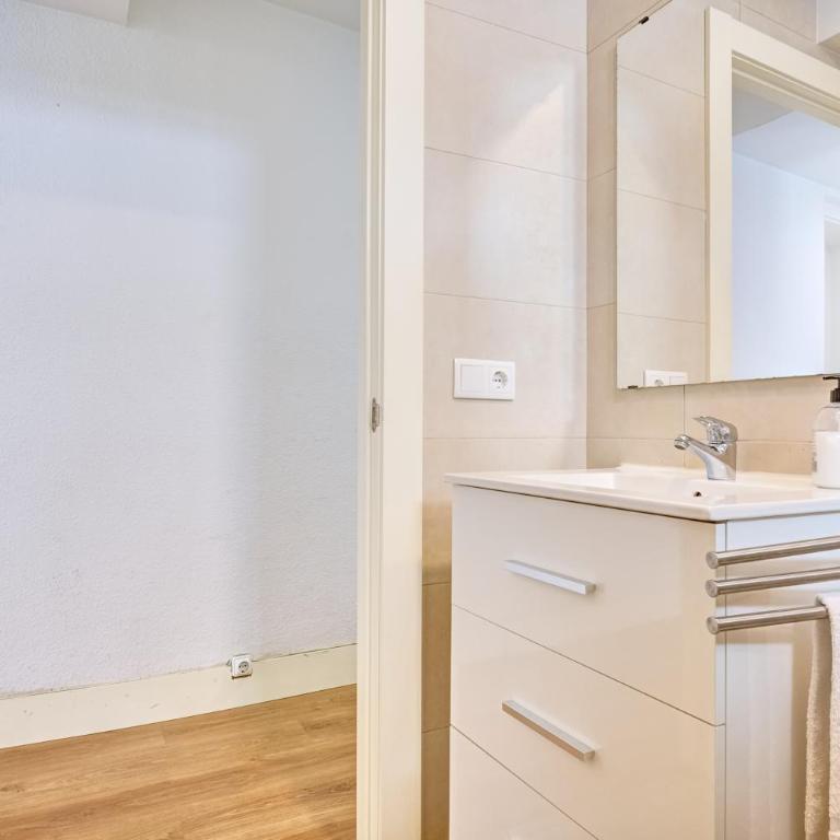 Apartamento La Capilla by Clabao - Two-Bedroom Apartment - 15