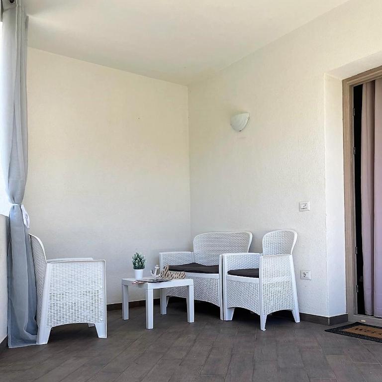 Endless Summer Apartment - Two-Bedroom House - 10