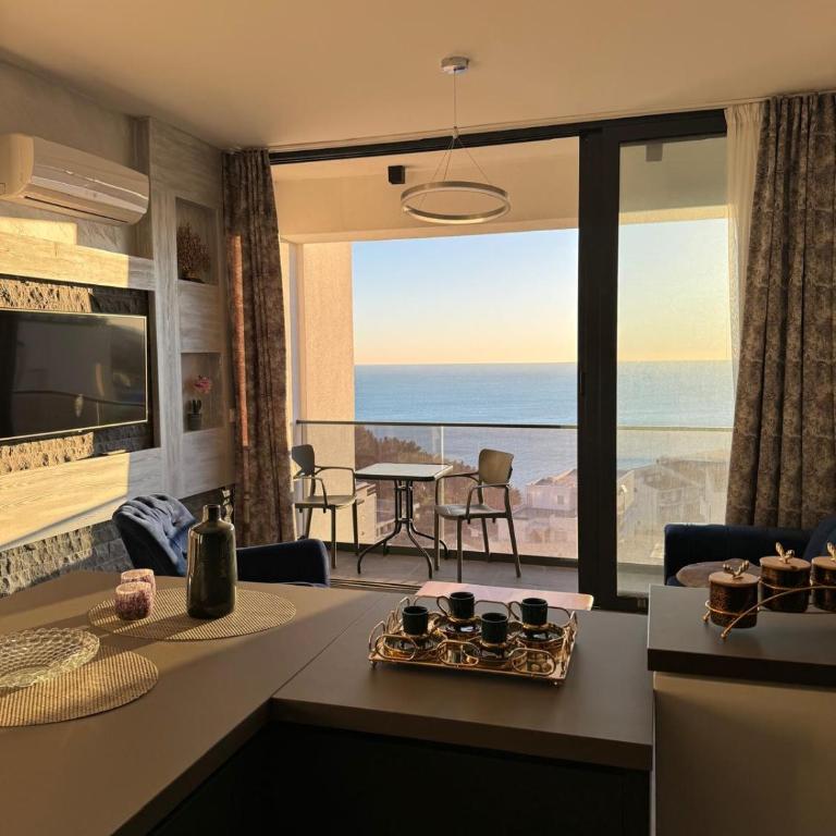 Luxury Ocean View - Apartman sa 2 Spavaće Sobe, Balkonom i Pogledom na More - 1