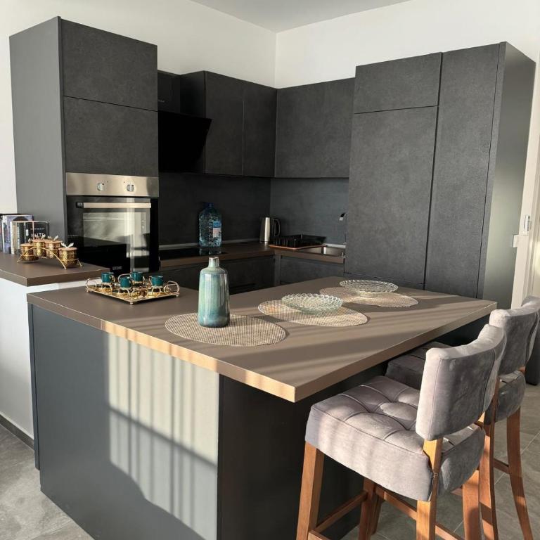 Luxury Ocean View - Apartman sa 2 Spavaće Sobe, Balkonom i Pogledom na More - 11
