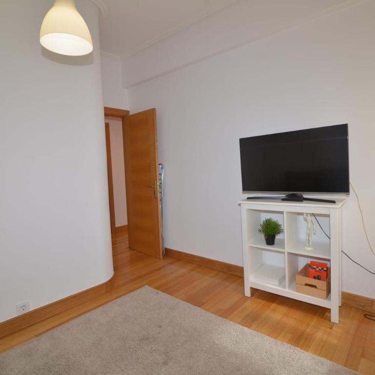 Apartamento en zona residencial cerca del Guggenheim - Three-Bedroom Apartment - 17