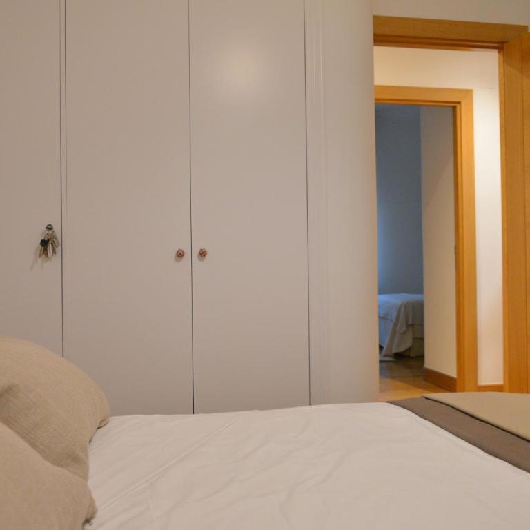 Apartamento en zona residencial cerca del Guggenheim - Three-Bedroom Apartment - 19