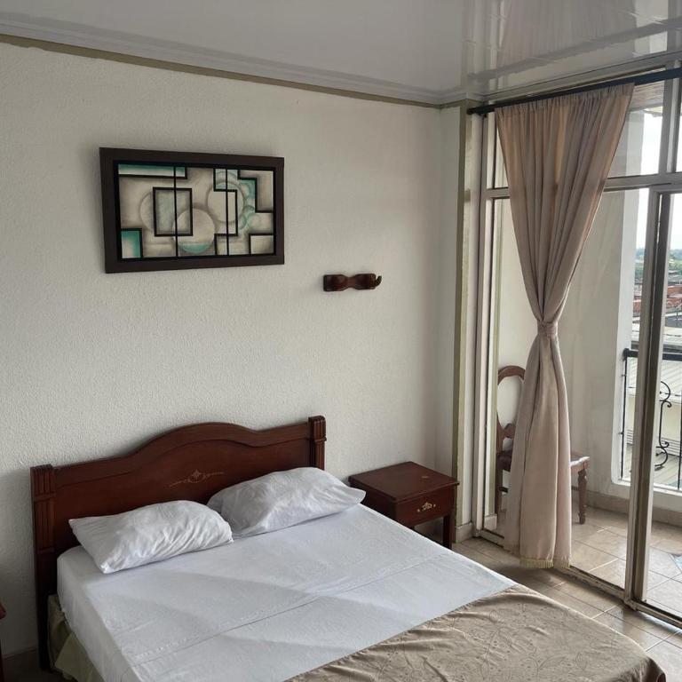 Hotel Davinci Calarca - Habitación Doble con balcón - 1