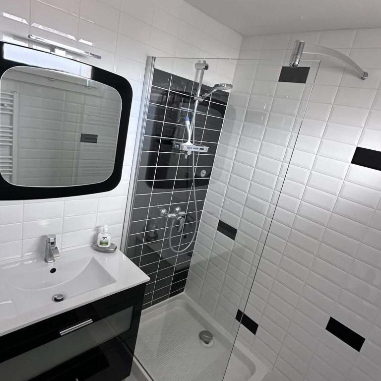 Appartement T3 Lumineux Proche Centre - 3 Étoiles, Clim - FR-1-503-136 - Appartement - 9