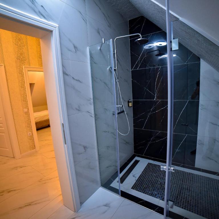 ADONIS ONE-Hotel Adonis - Apartman s 3 Spavaće Sobe i Pogledom na Planinu - 5
