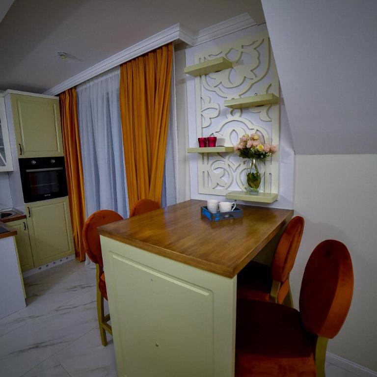 ADONIS ONE-Hotel Adonis - Apartman s 3 Spavaće Sobe i Pogledom na Planinu - 10
