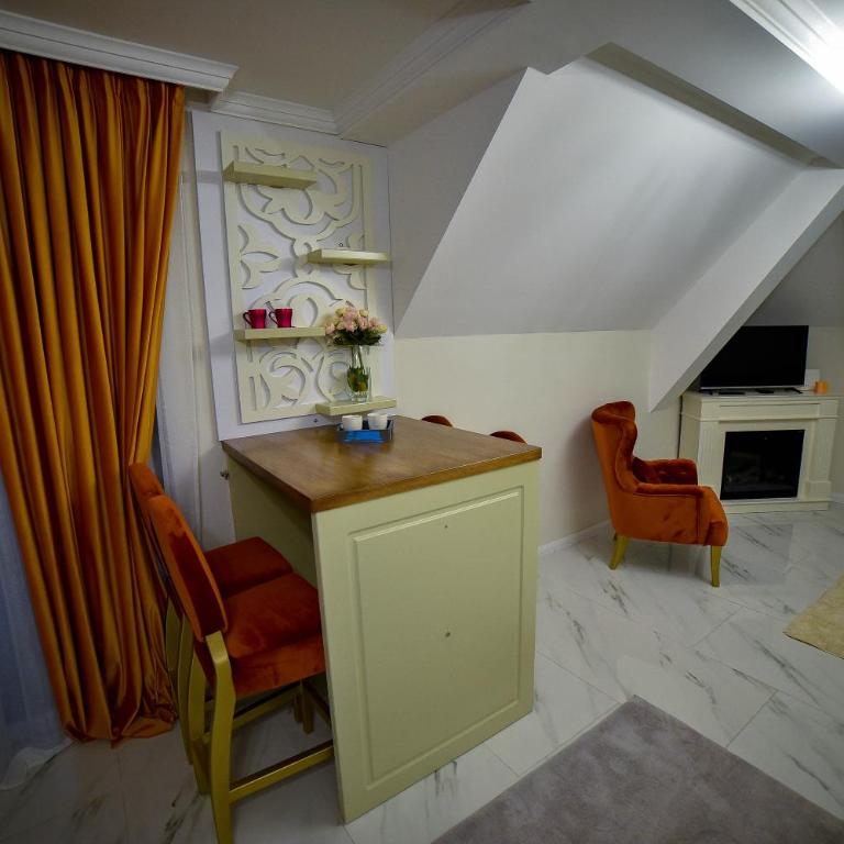 ADONIS ONE-Hotel Adonis - Apartman s 3 Spavaće Sobe i Pogledom na Planinu - 16