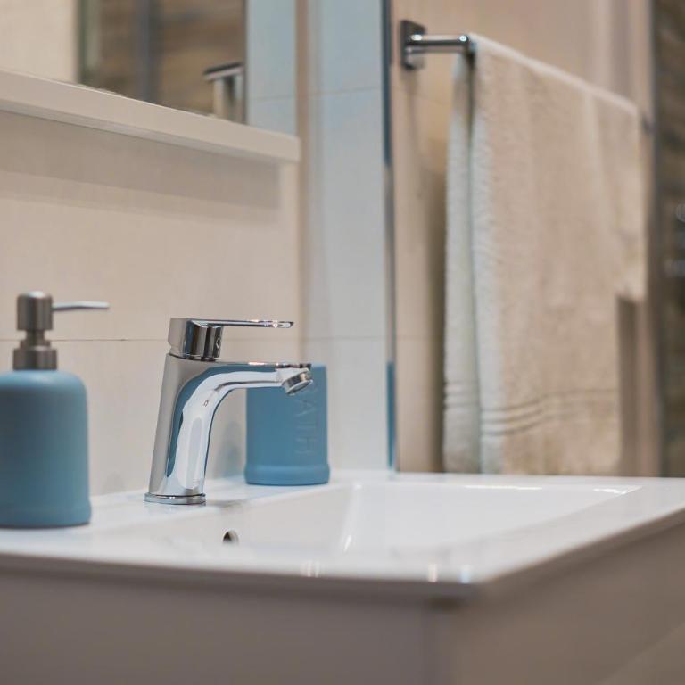 Apulia Rooms Bari - Deluxe Double Room with Balcony - 12