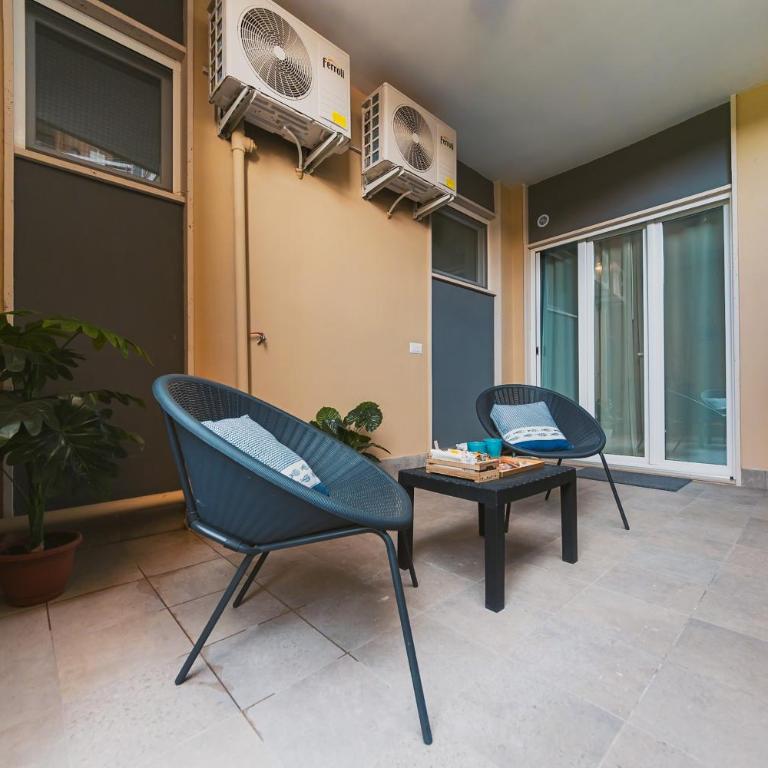 Apulia Rooms Bari - Deluxe Double Room with Balcony - 15