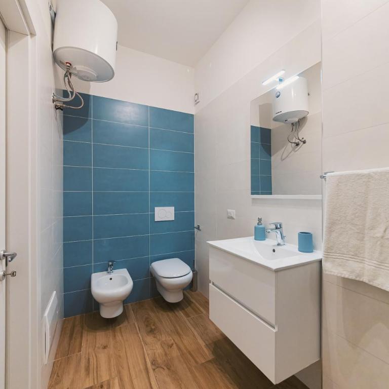 Apulia Rooms Bari - Deluxe Double Room with Balcony - 24