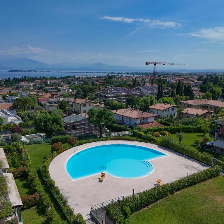 Paradise Lake View in a 5 pools exclusive residence DesenzanoLoft Official Partner Homes & Villas by Marriott Bonvoy - Appartamento con Vista Lago - 24