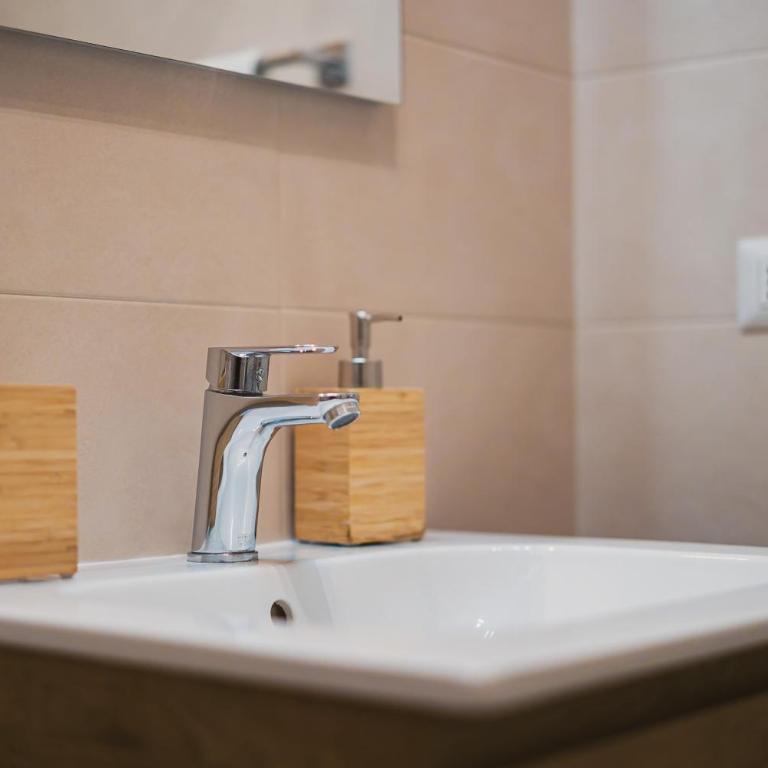 Apulia Rooms Bari - Double or Twin Room - 10