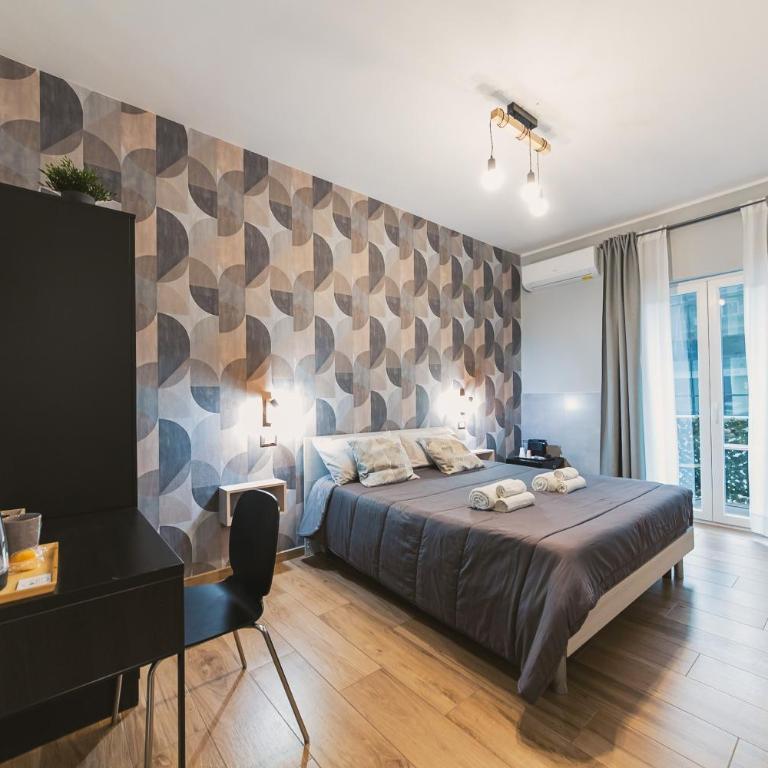 Apulia Rooms Bari - Double Room with Balcony - 2