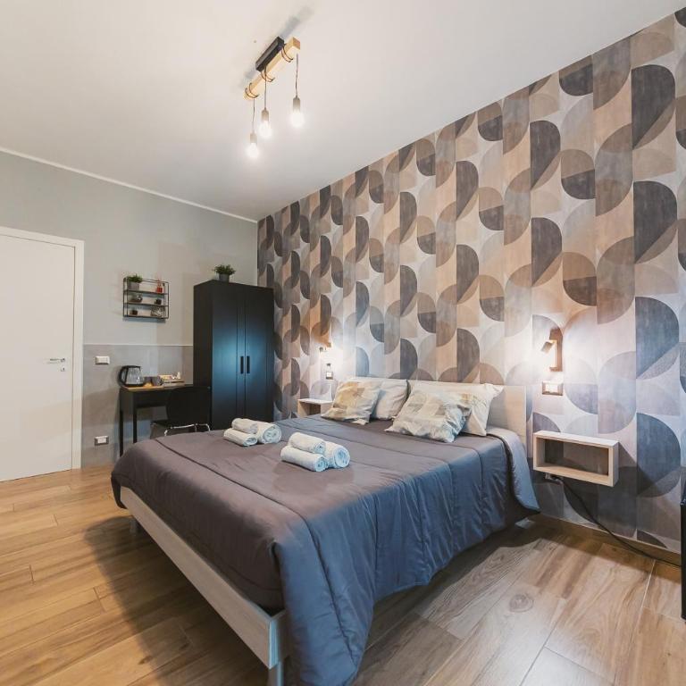 Apulia Rooms Bari - Double Room with Balcony - 5