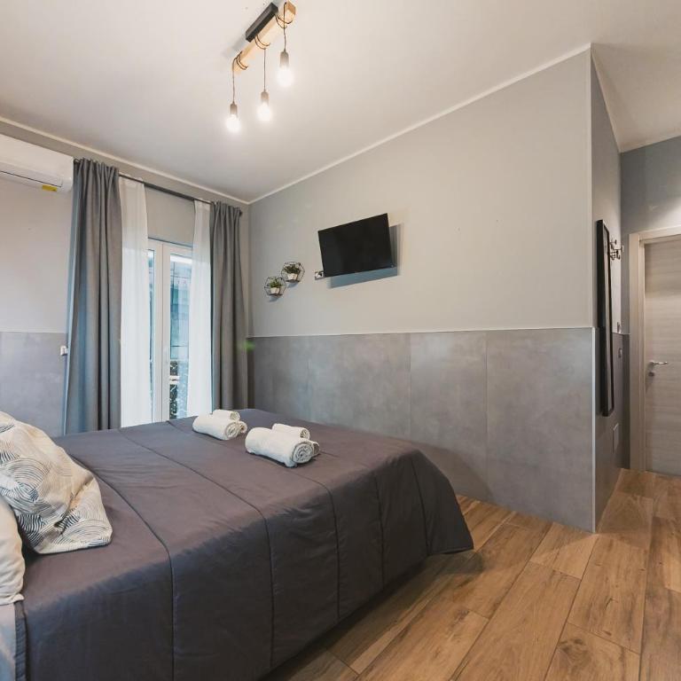 Apulia Rooms Bari - Double Room with Balcony - 6
