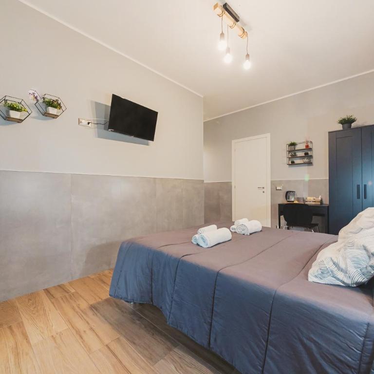 Apulia Rooms Bari - Double Room with Balcony - 7