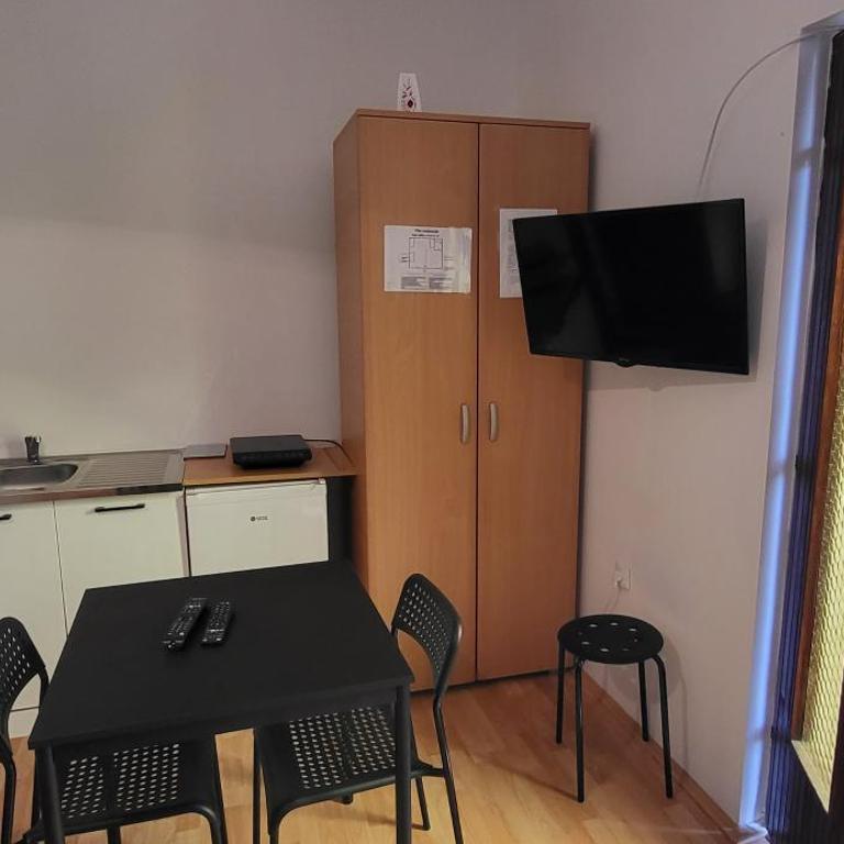 Studio Janko - Economy Trokrevetna Soba - 12