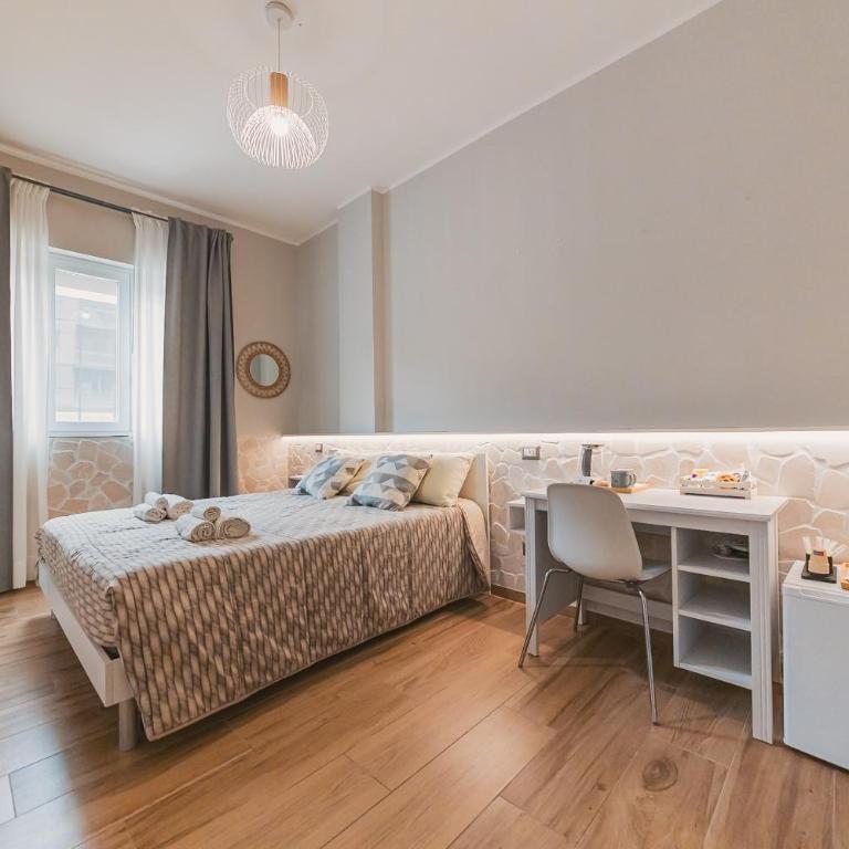 Apulia Rooms Bari - Double Room with Private Bathroom - 7