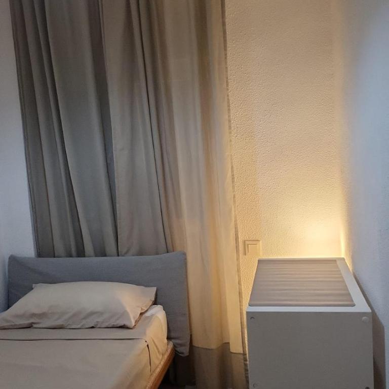 Cozy Flat - Single Room with Shared Bathroom - 2