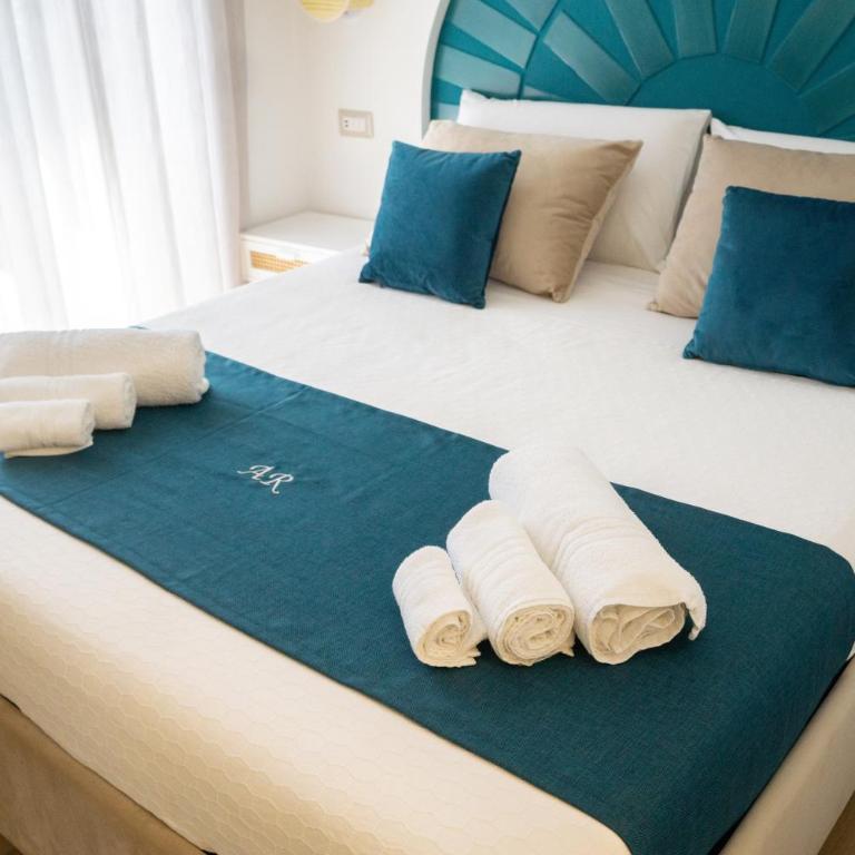 Alya Rooms - Camera Tripla con Vista Città - 1