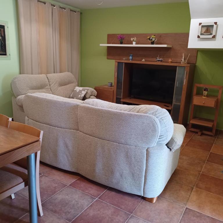 CASA MUY CERCA DE LA PLAYA a - Casa de 4 dormitorios - 2