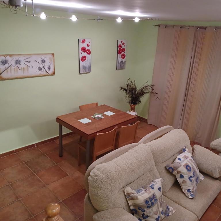 CASA MUY CERCA DE LA PLAYA a - Casa de 4 dormitorios - 6