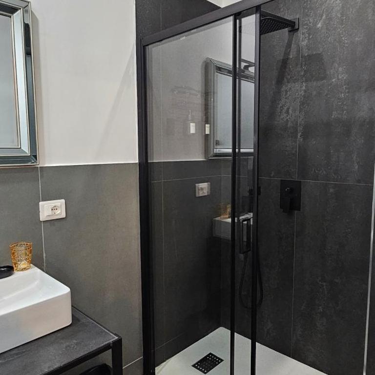 BLQ Speakeasy Rooms - Camera Tripla con Bagno Privato - 10