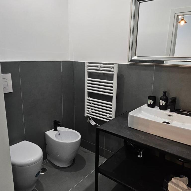 BLQ Speakeasy Rooms - Camera Tripla con Bagno Privato - 11